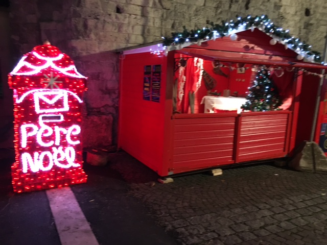 Chalet du Père Noël sur le marché de noël de Rouen